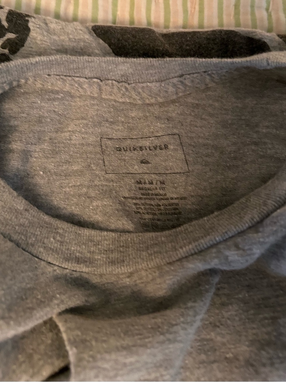 Quiksilver Men's Heather Gray Crewneck t-shirt
